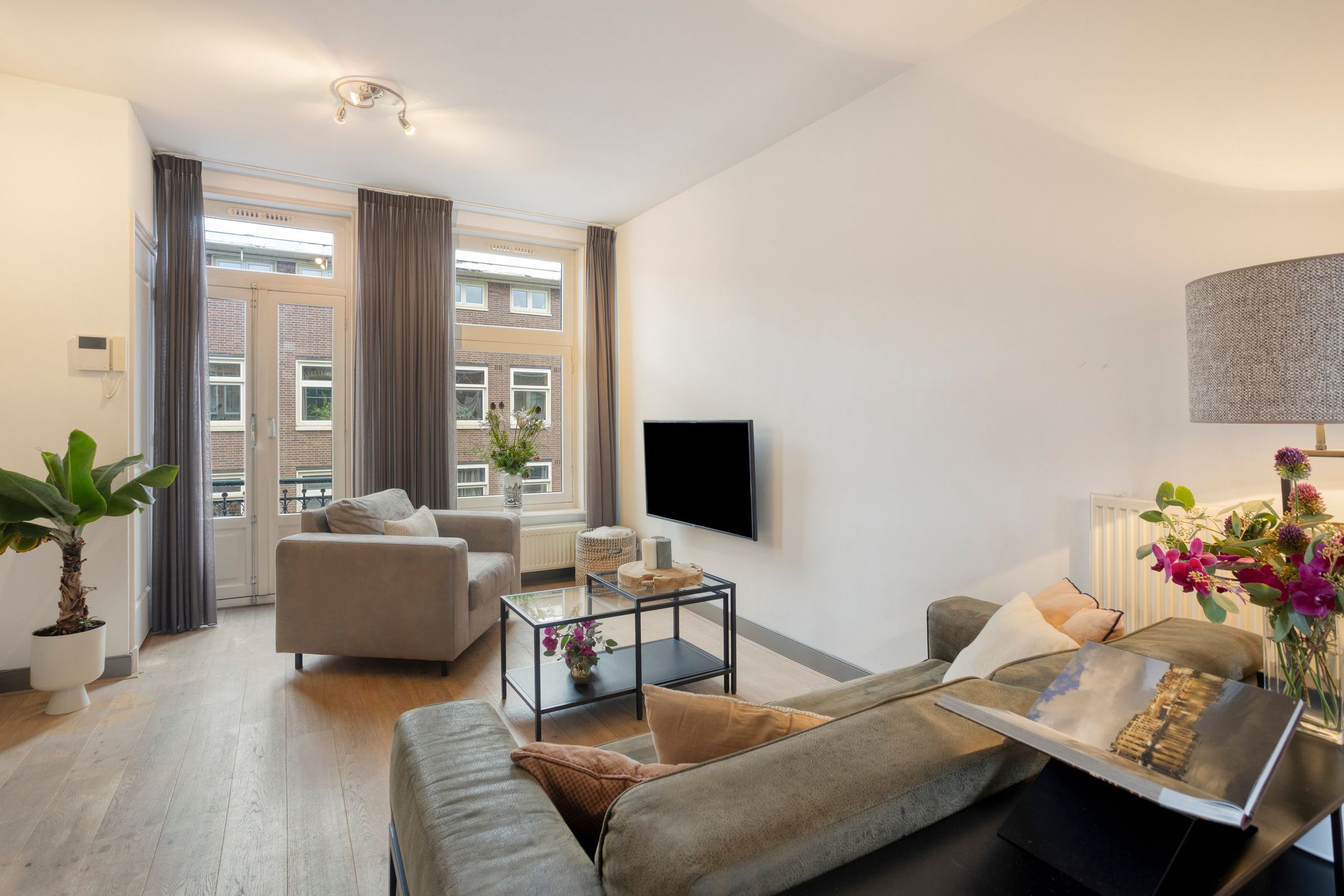 Photo 3 of Van Boetzelaerstraat 94-3