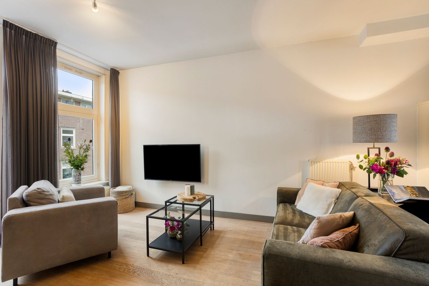 Photo 4 of Van Boetzelaerstraat 94-3