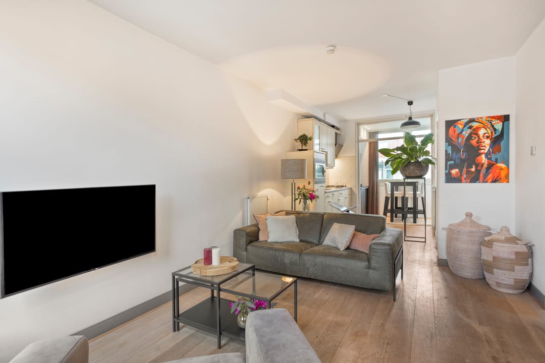 Photo 7 of Van Boetzelaerstraat 94-3