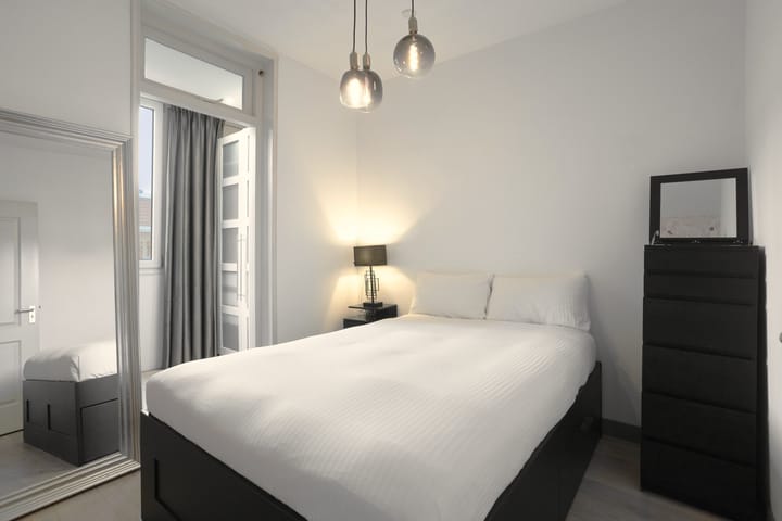 Photo 16 of Van Boetzelaerstraat 94-3