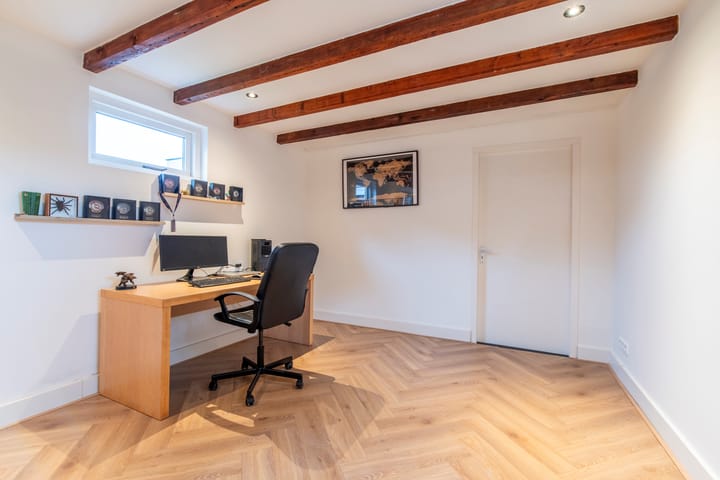 Photo 22 of Eikenlaan 7