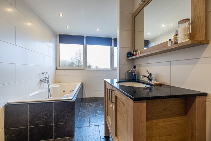 Photo 42 of Bûtenwei 10