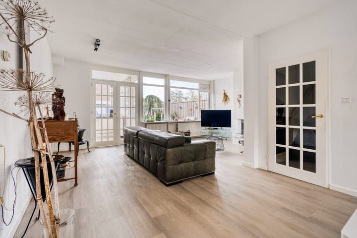 Photo 3 of Veldbloemenlaan 21