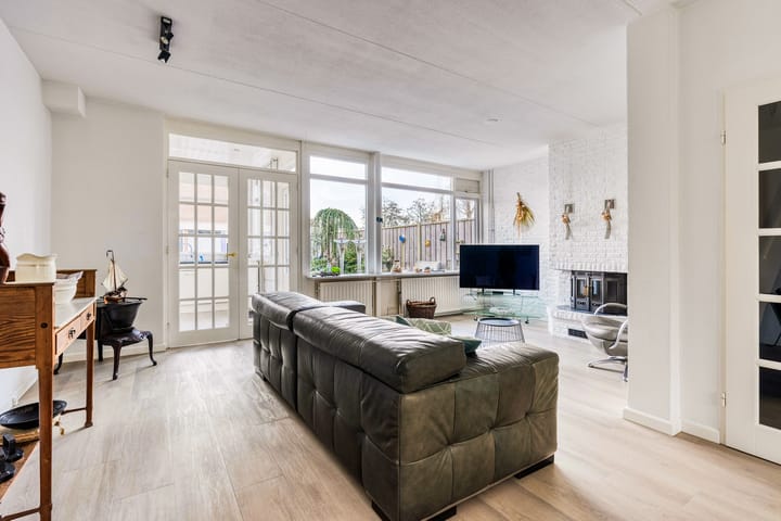 Photo 10 of Veldbloemenlaan 21