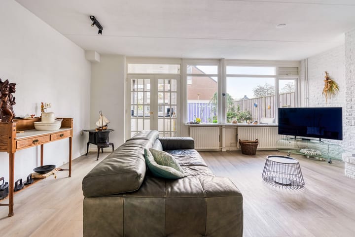 Photo 19 of Veldbloemenlaan 21