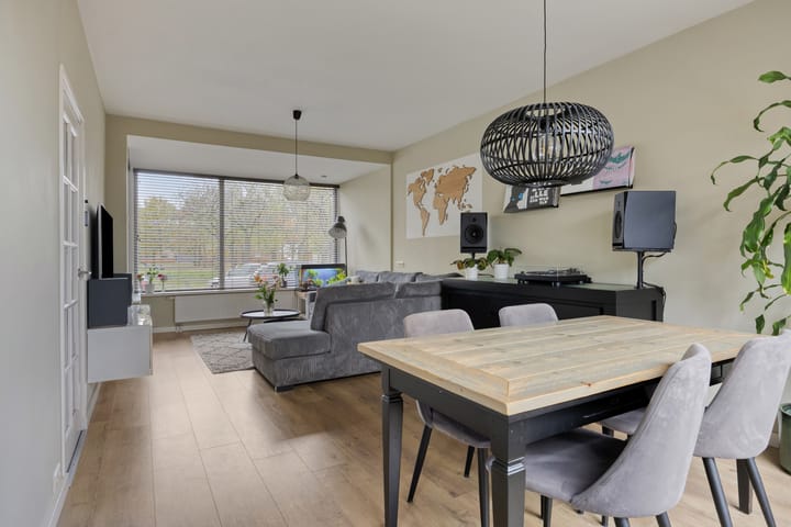 Photo 2 of Plutostraat 35