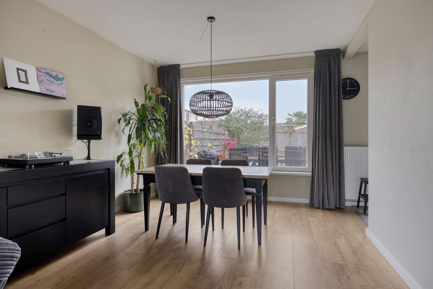 Photo 10 of Plutostraat 35