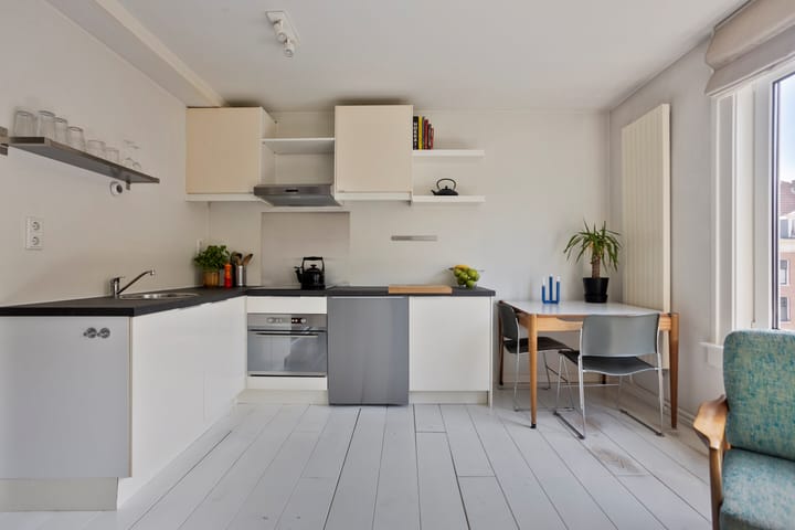 Photo 3 of Dirk Hartoghstraat 8