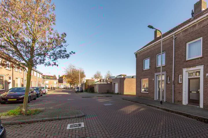Photo 34 of Christiaan Huygensstraat 18