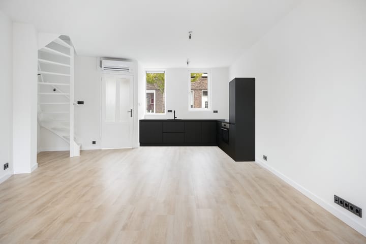 Foto 2 van Brederodestraat 45