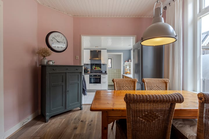 Photo 11 of Prins Bernhardstraat 9