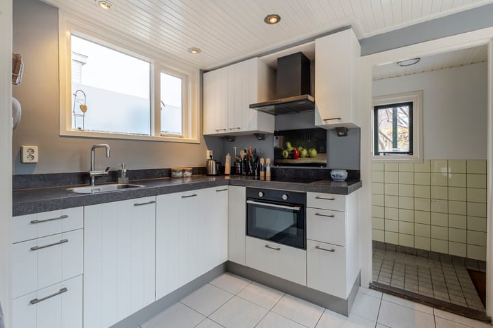 Photo 15 of Prins Bernhardstraat 9