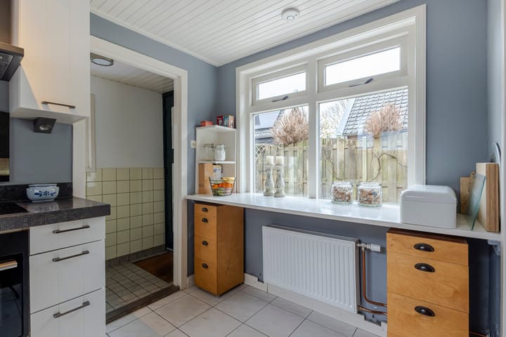 Photo 17 of Prins Bernhardstraat 9