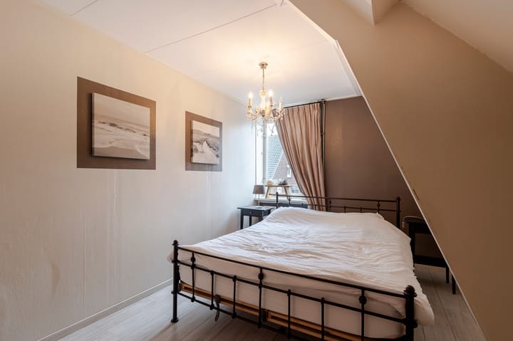 Photo 21 of Prins Bernhardstraat 9