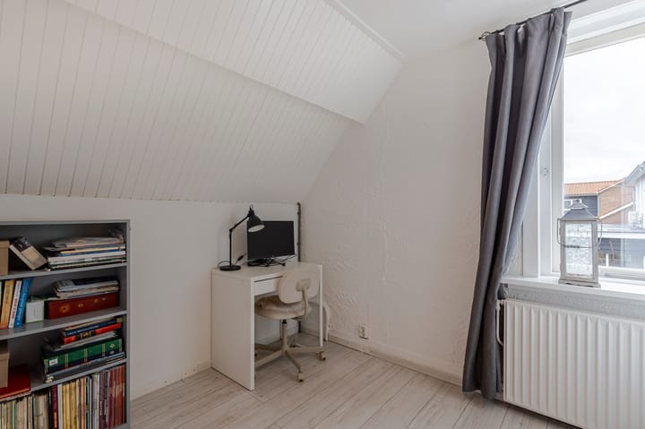 Photo 26 of Prins Bernhardstraat 9