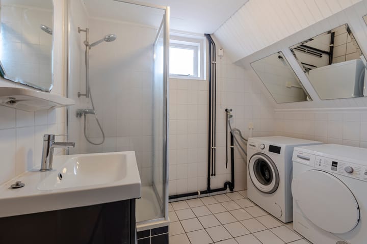 Photo 28 of Prins Bernhardstraat 9