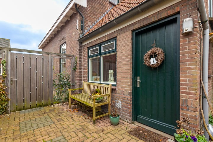 Photo 36 of Prins Bernhardstraat 9