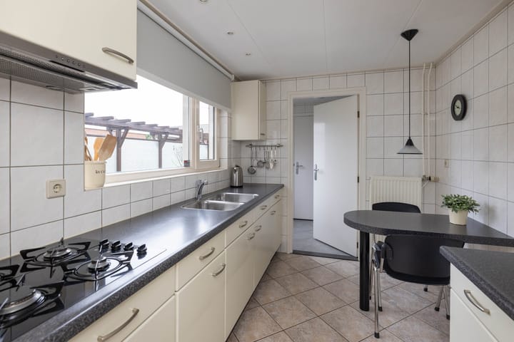 Photo 9 of Bernardstraat 37