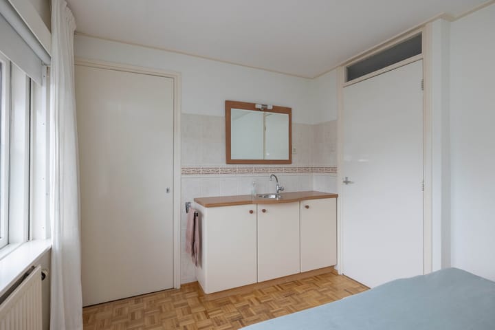 Photo 18 of Bernardstraat 37