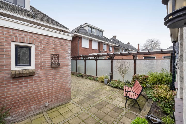 Photo 27 of Bernardstraat 37