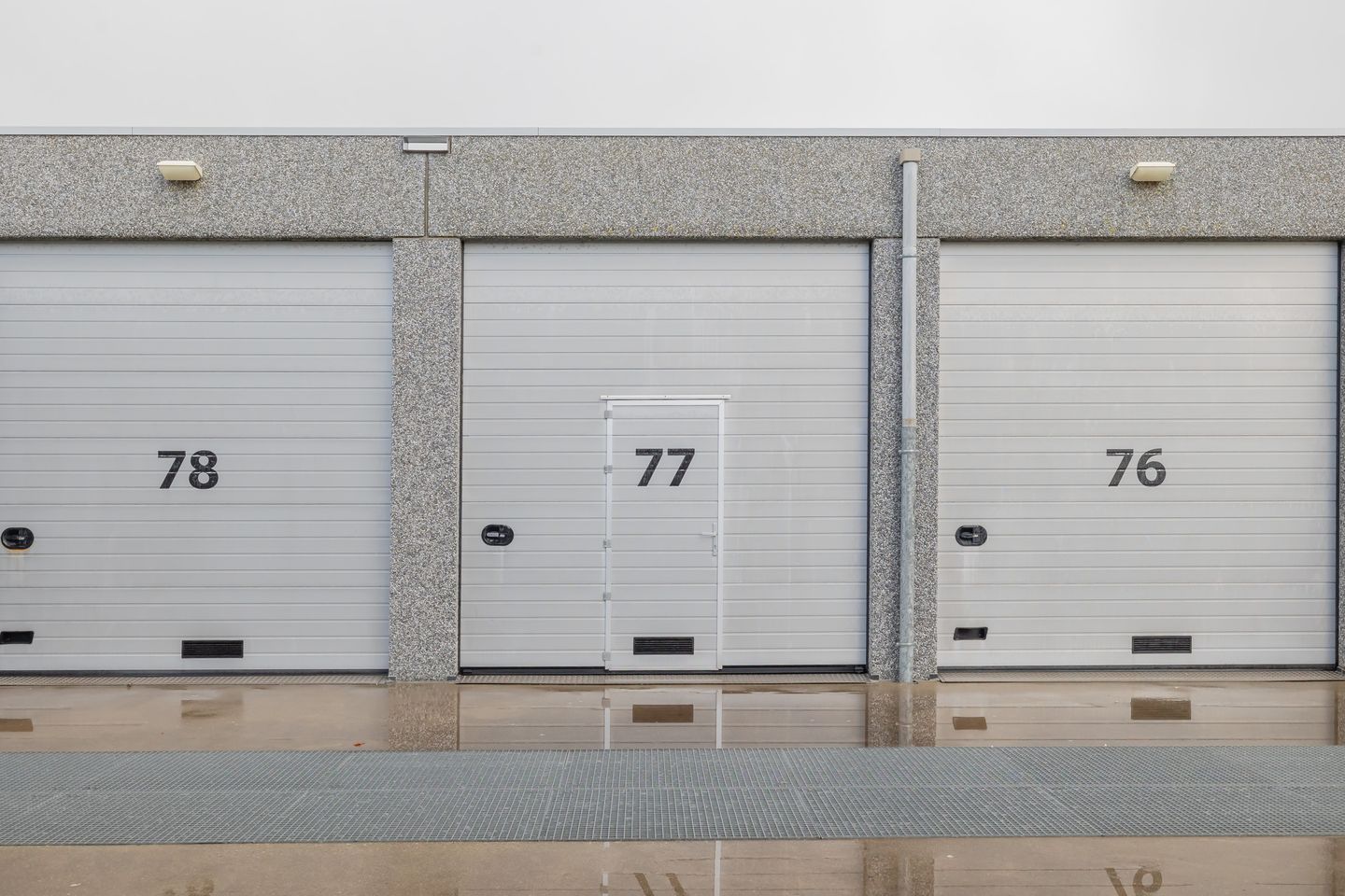 View photo 1 of Veerpolder 19-077