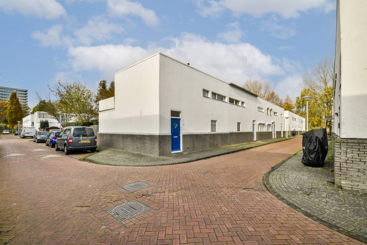 Willy Pétillonstraat 1