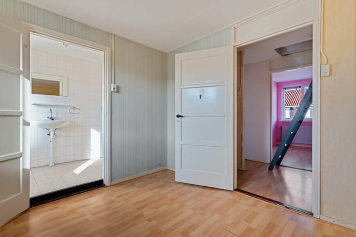 Photo 14 of Lijsterbesstraat 46