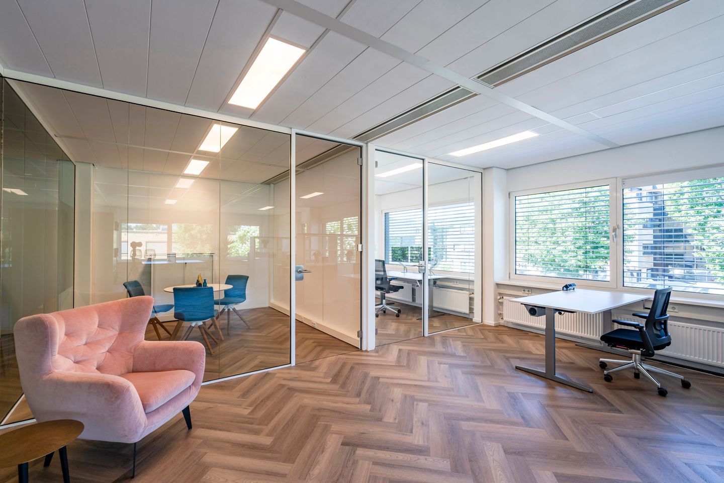 View photo 2 of Laapersveld 75