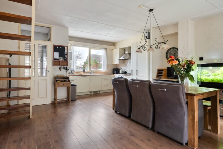 Foto 7 van Dirk Thomaszstraat 11