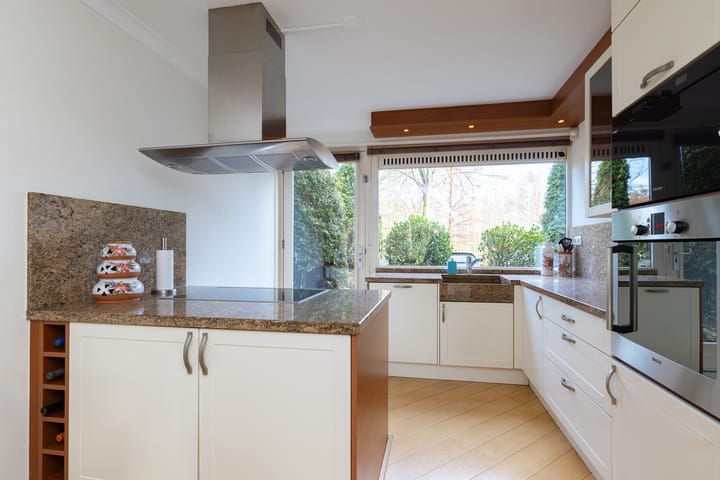 Foto 13 van Simon van Collemstraat 160