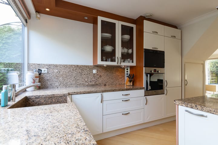 Foto 15 van Simon van Collemstraat 160