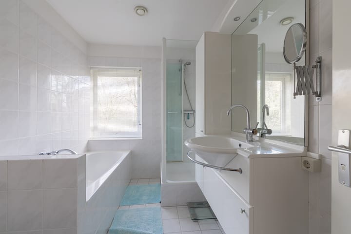 Foto 25 van Simon van Collemstraat 160