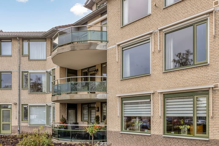 Photo 3 of Anna Paulownaplein 15