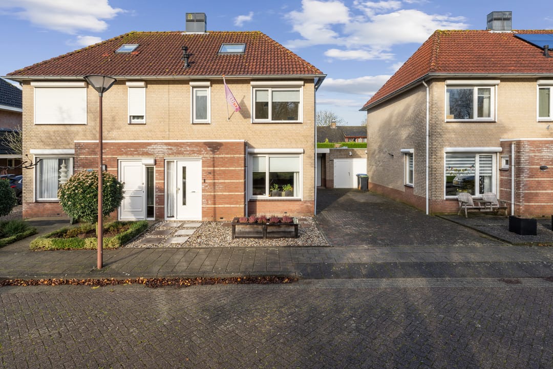 Photo 8 of Laurier 39