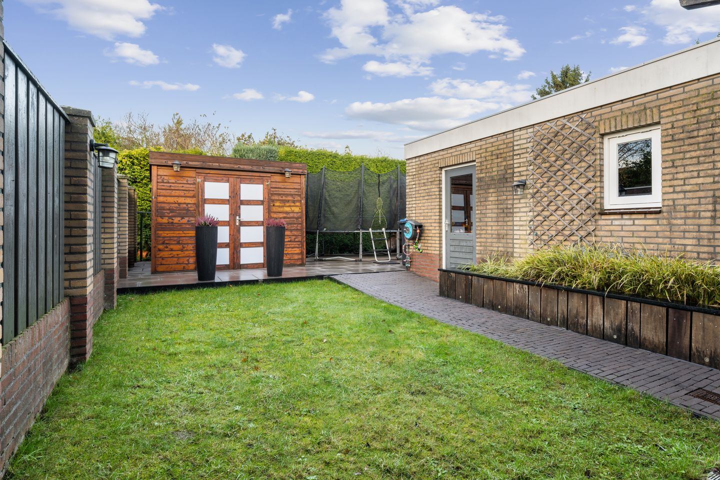 Photo 49 of Laurier 39