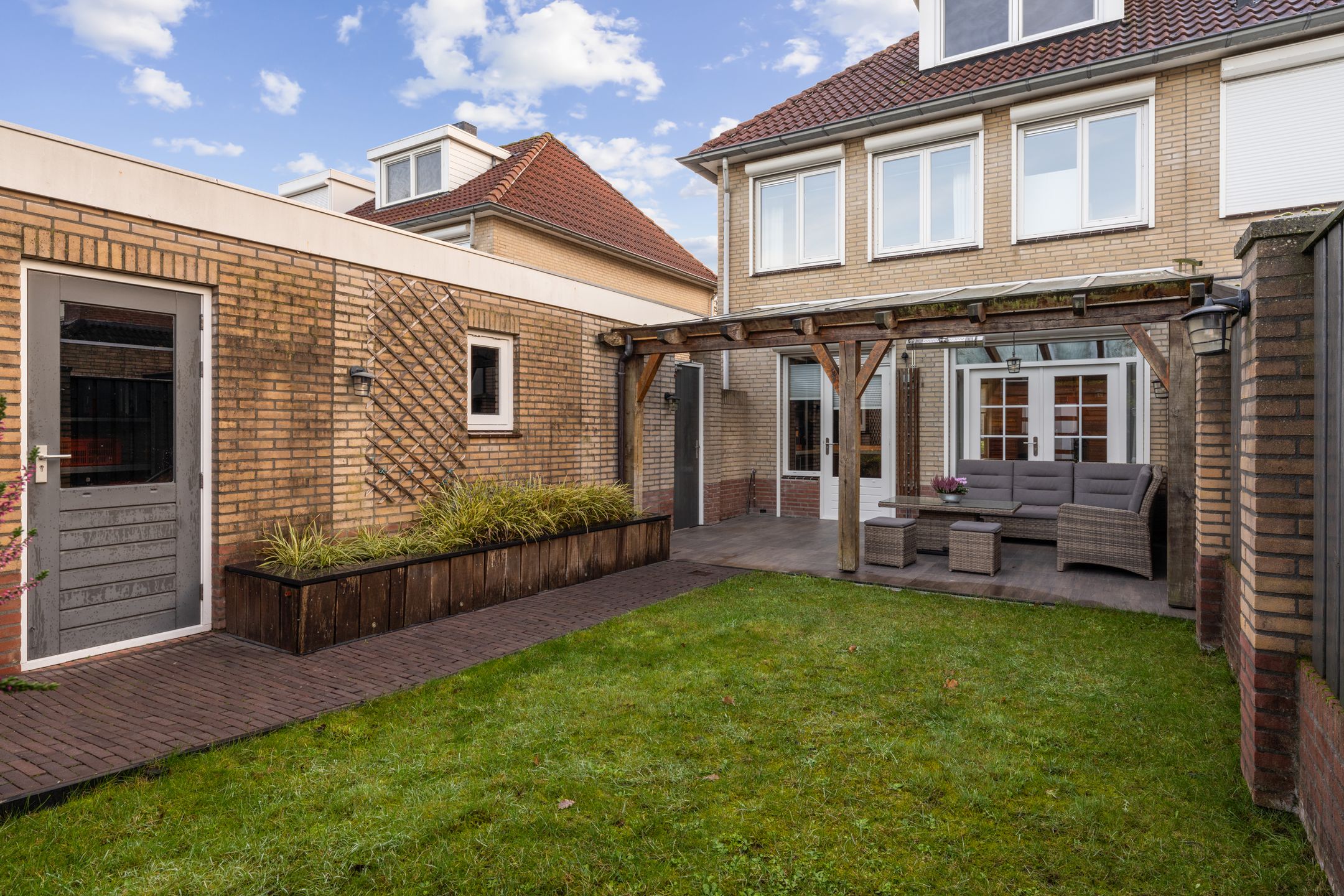 Photo 51 of Laurier 39