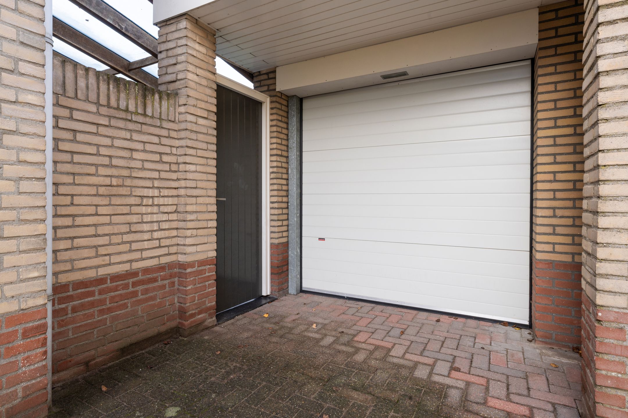 Photo 54 of Laurier 39