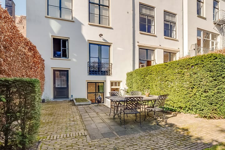 Photo 38 of Nieuwegracht 32-B