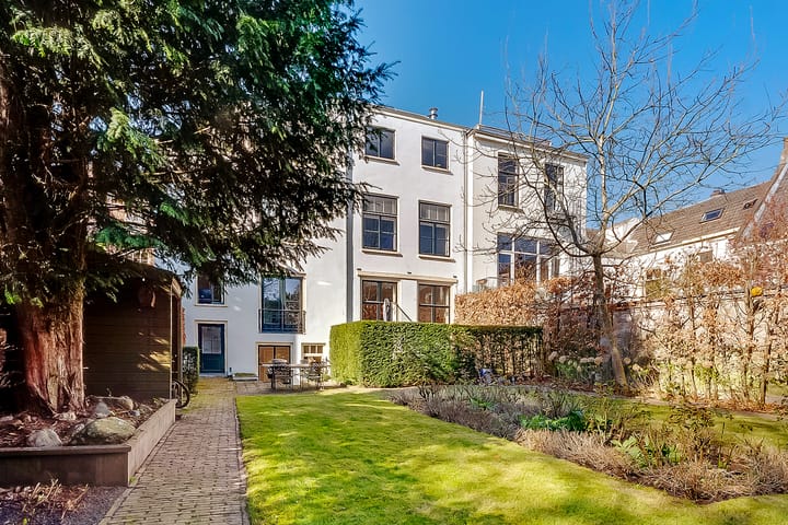 Photo 39 of Nieuwegracht 32-B