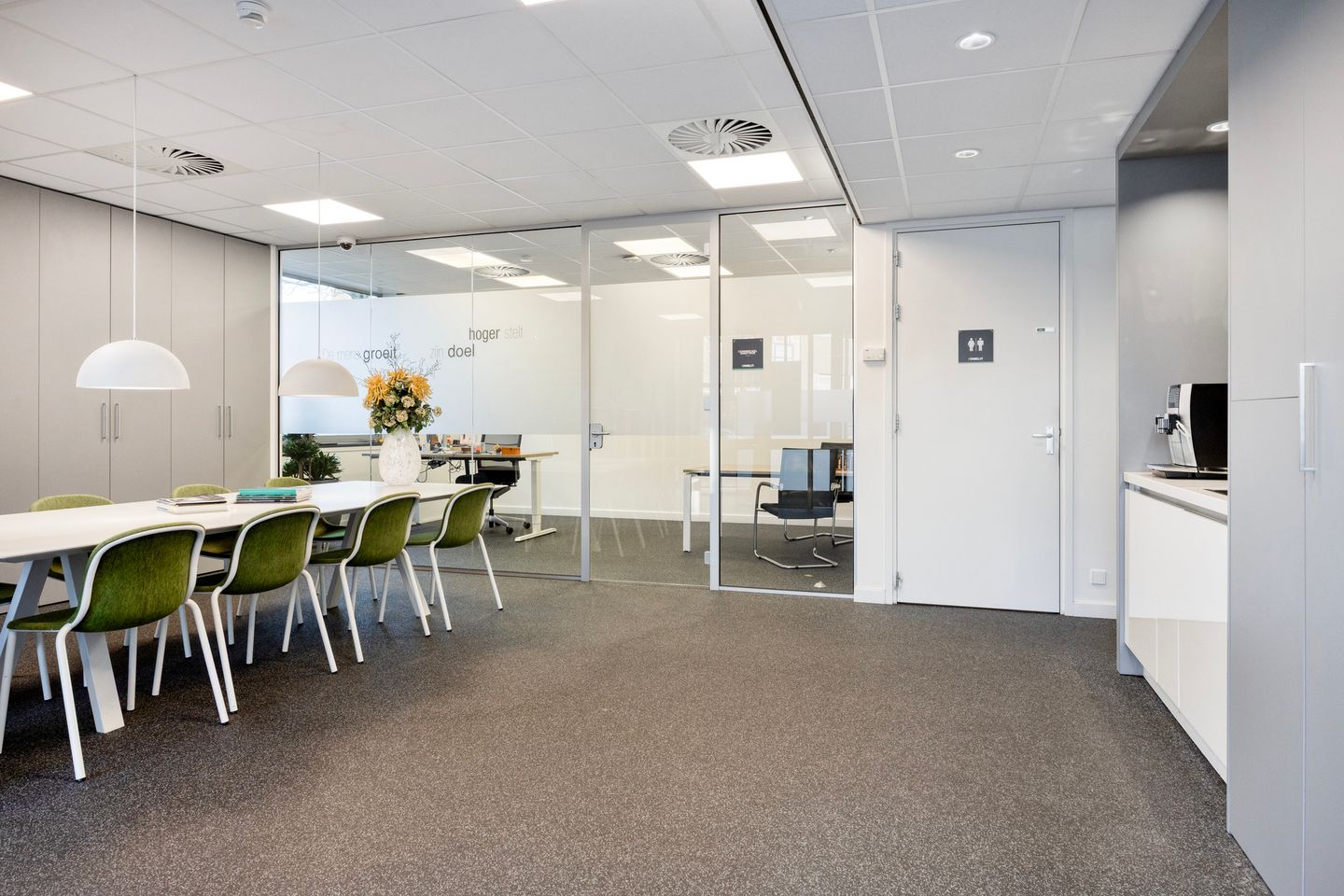 View photo 3 of Buitendijks 23