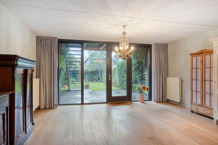 Photo 7 of Burgemeester Jhr. Quarles van Uffordlaan 31