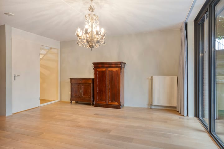 Photo 9 of Burgemeester Jhr. Quarles van Uffordlaan 31