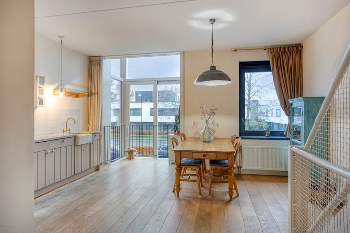 Photo 12 of Burgemeester Jhr. Quarles van Uffordlaan 31