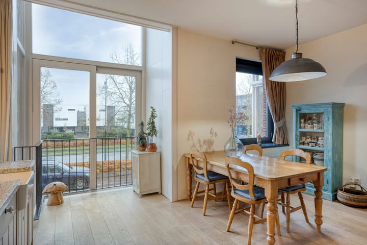 Photo 14 of Burgemeester Jhr. Quarles van Uffordlaan 31