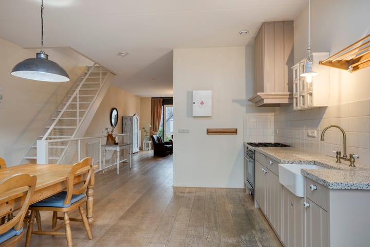 Photo 15 of Burgemeester Jhr. Quarles van Uffordlaan 31