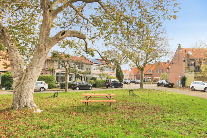 Photo 2 of Bloemveldlaan 2