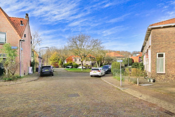 Photo 4 of Bloemveldlaan 2