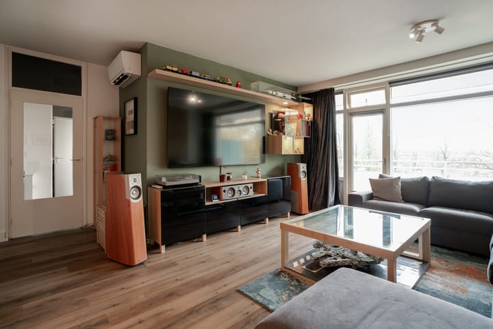 Photo 17 of Van Borselenstraat 214