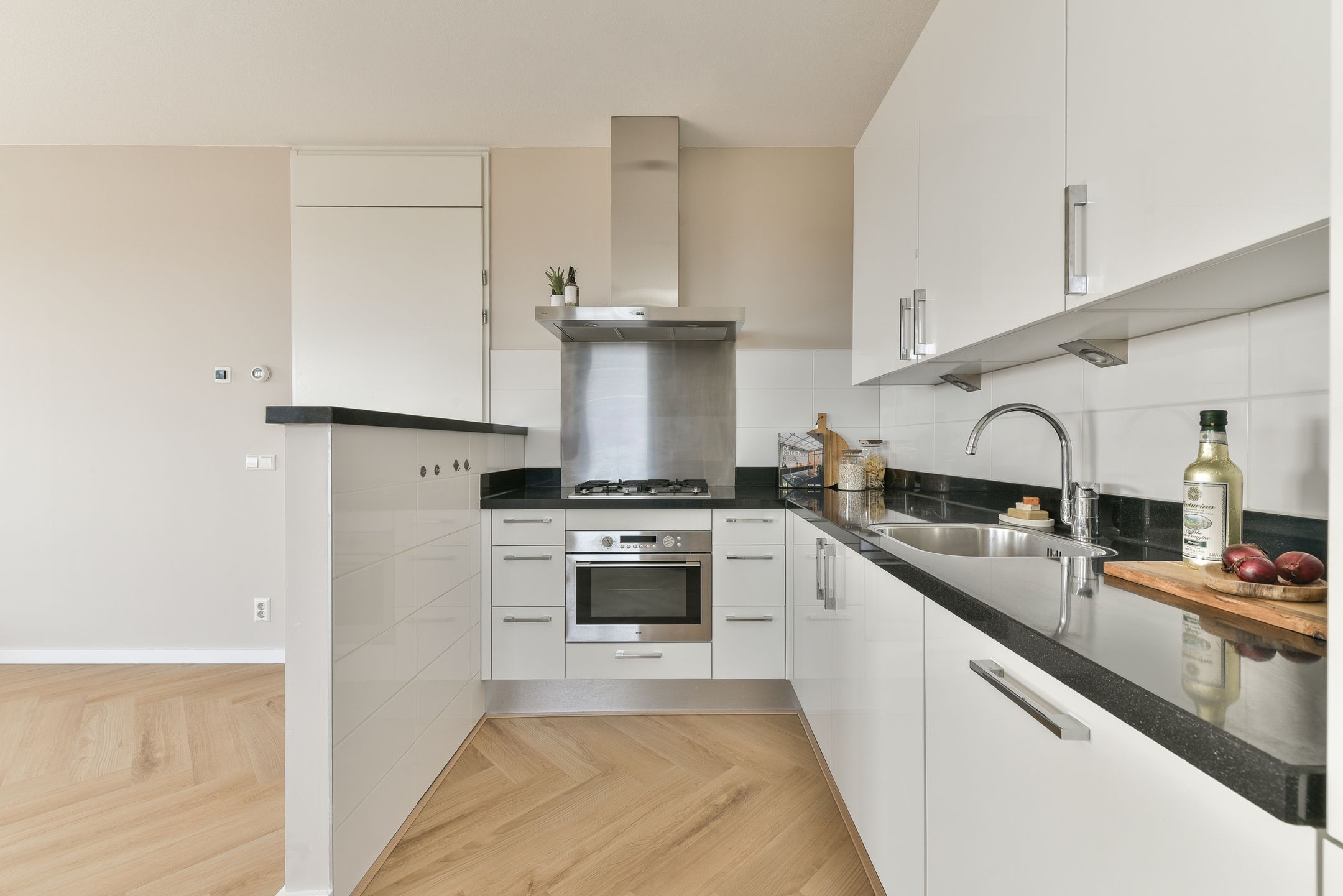 Foto 9 van Tollensstraat 55-V