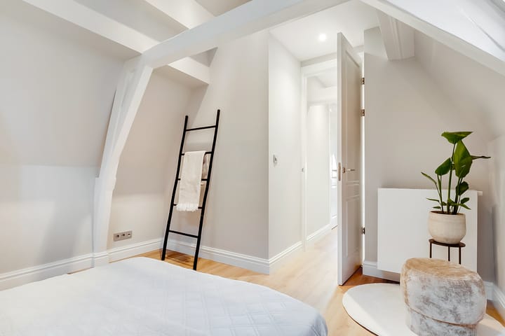 Foto 33 van Oudezijds Achterburgwal 169-C